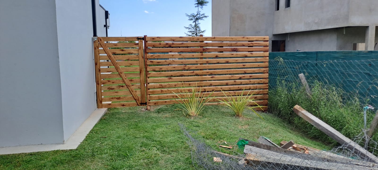 Portones de Caño, Portones de Madera, Portones alambrados