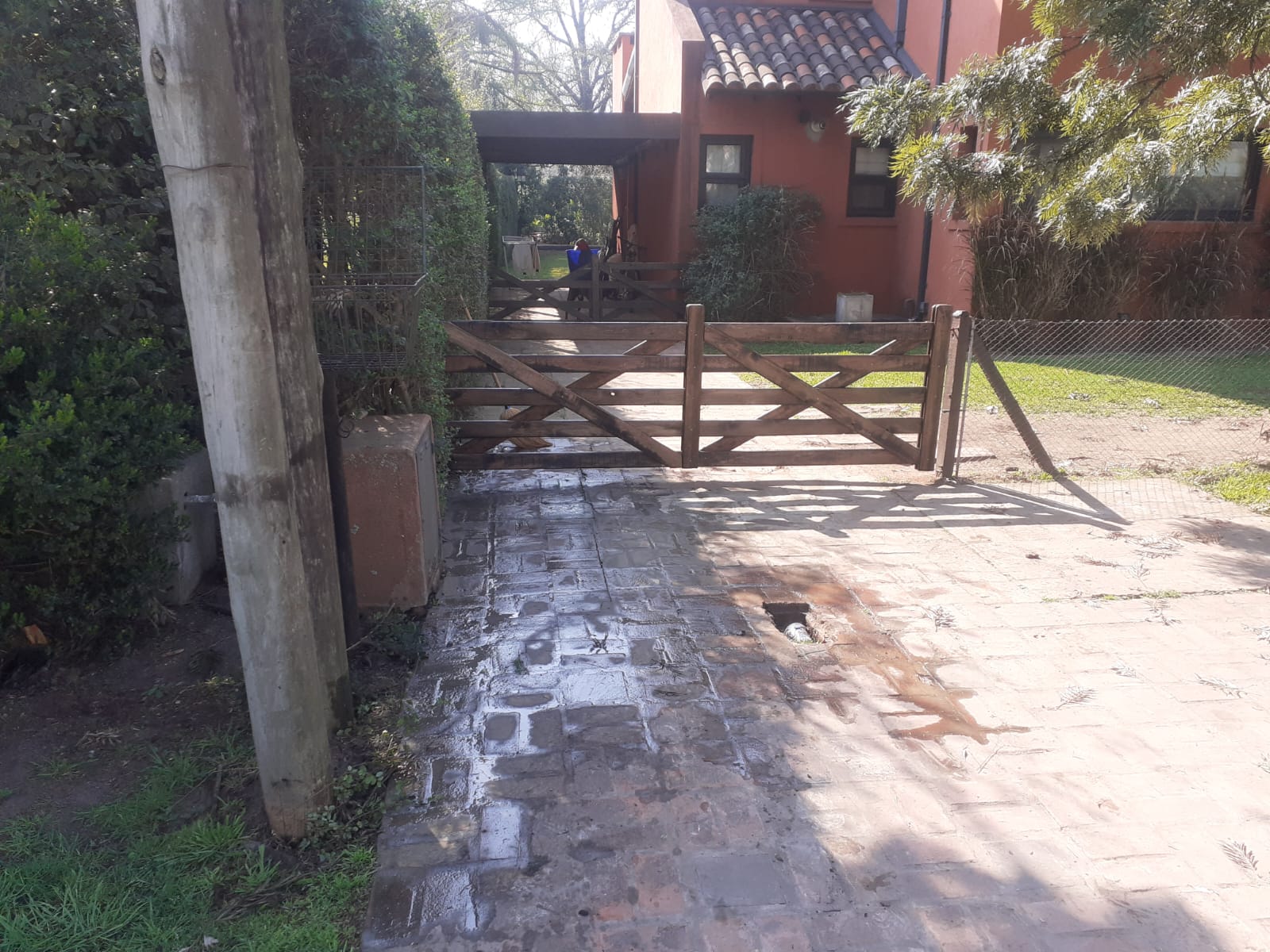 Portones de Caño, Portones de Madera, Portones alambrados